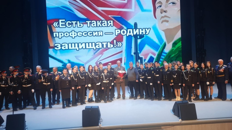 Есть такая профессия - Родину защищать.